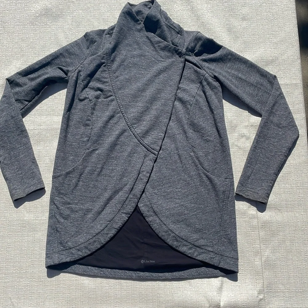 Lululemon That’s a Wrap Jacket in Heathered Snow